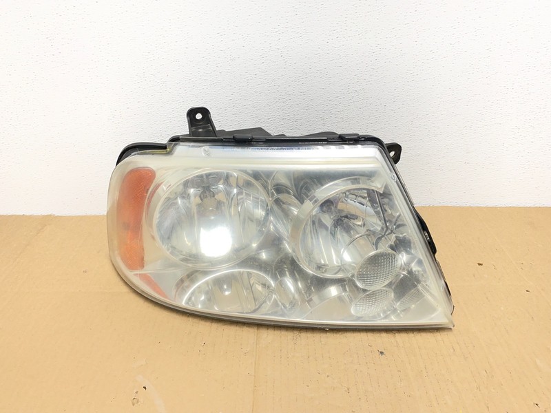 2003 - 2006 Lincoln Navigator Right RH Side Headlight Halogen AB8158 DW