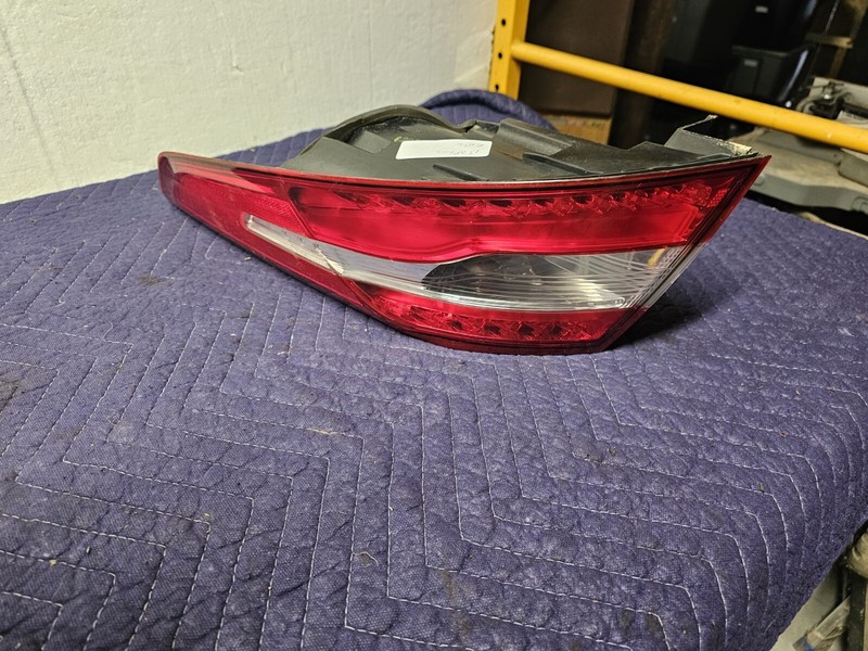 2011-2013 Kia Optima Hybrid Rh Passengerquarter taillight tail light