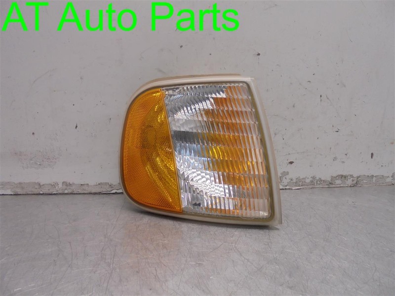 97-02 FORD EXPEDITION F150 PASSENGER TURN SIGNAL CORNER LIGHT OEM F75Z13200AC