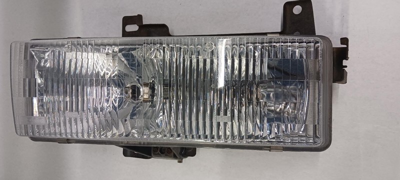 96-'02 CHEVROLET EXPRESS 3500 VAN right passenger headlight OEM Grade A!