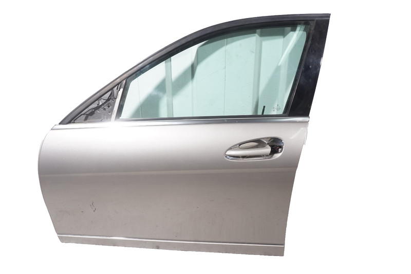 2008 - 2011 MERCEDES BENZ C300 W204 FRONT LEFT DRIVER SIDE DOOR OEM