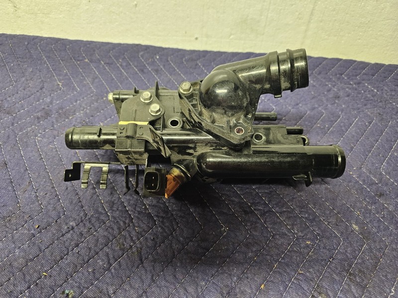 2014 Kia Optima Hybrid2.4L Engine Coolant Thermostat Housing & sensor OEM