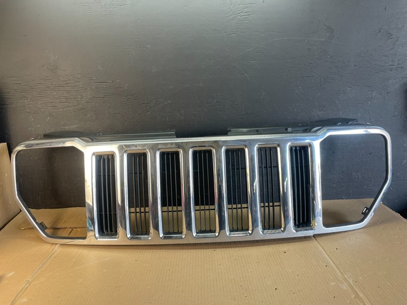 2008 2009 2010 2011 2012 Jeep Liberty Front UpperGrill Grille OEM AE3549 DG