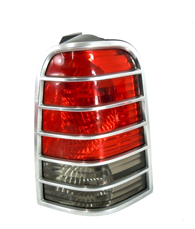 2005 2006 2007 Mercury Mariner Tail Light Lamp Passenger Right RH OEM