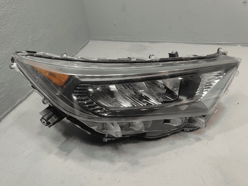 2019-2021 Toyota RAV4 LE Right Passenger Headlight Light Lamp DAMAGED OEM