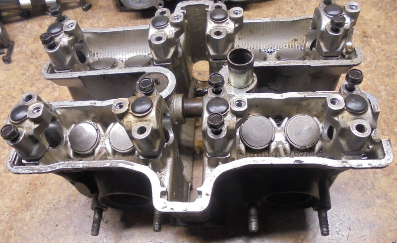 1985 Yamaha Venture XVZ 1200 XVZ1200 Engine Cylinder Head Valve Brackets Front