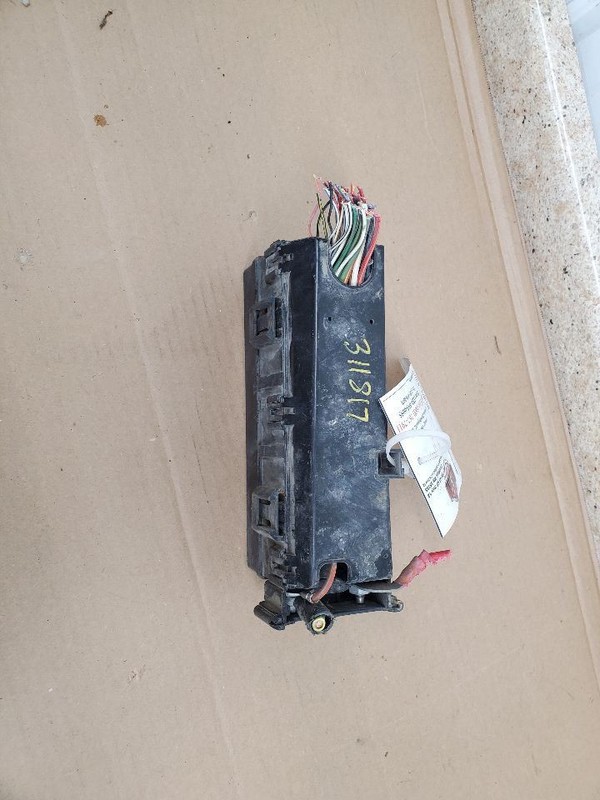 Fuse Box Engine Fits 05-07 FIVE HUNDRED 293488