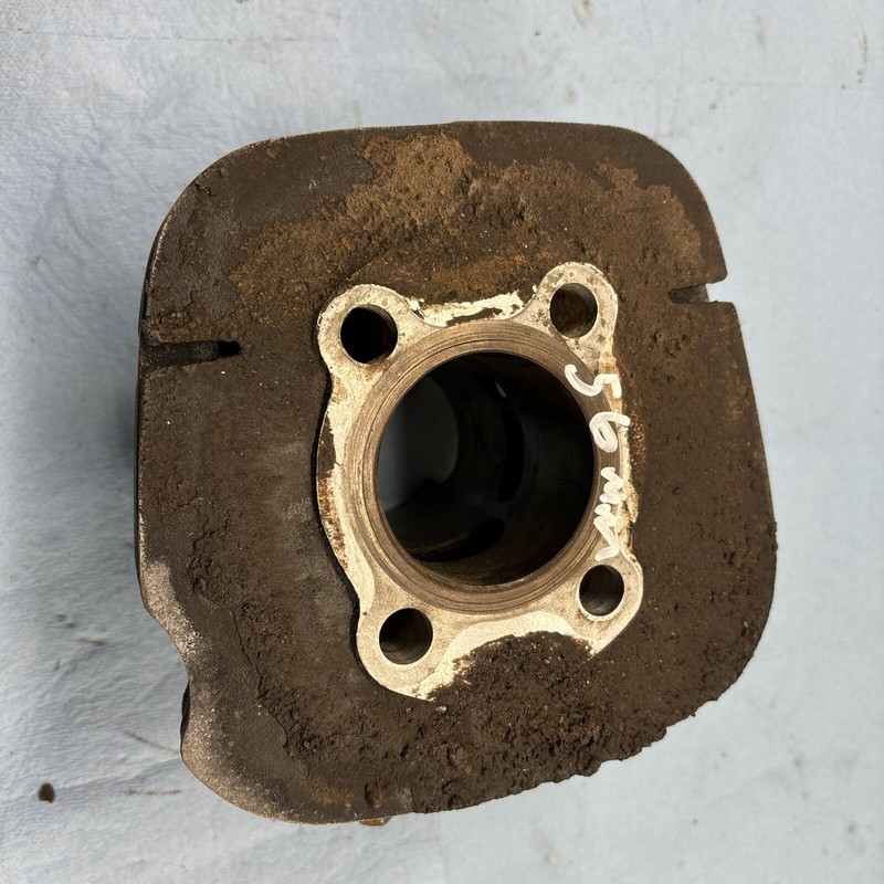 1974 Yamaha dt125 Enduro Vintage Motorcycle Motor CylinderJug Barrel