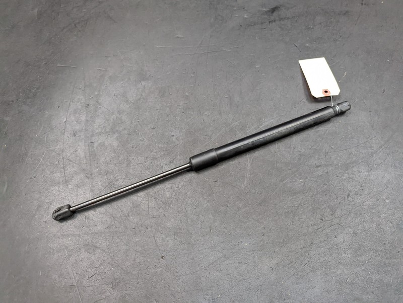 Rear Tailgate Left or Right Lift Strut 2018 Audi Q3 8U0827552A 2015 2016 2017