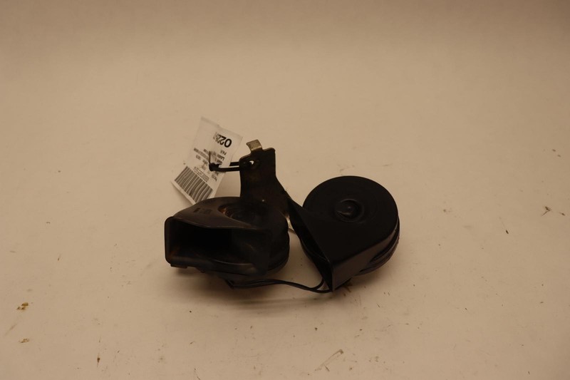 2011-2020 DODGE GRAND CARAVAN LOW & HIGH HORN PITCH ALARM SIGNAL PAIR OEM