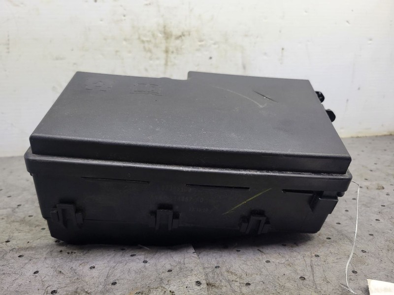 Fuse Junction Box Engine VIN 2 8th Digit Fits 17-18 FOCUS 1741166