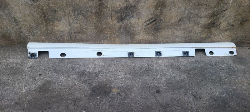 07-13 Mercedes-Benz S-Class Right Passenger Rocker Molding White OEM 2216901040