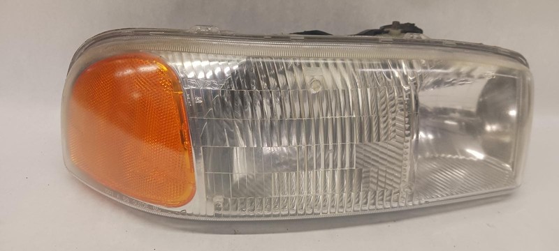 99-'06 GMC SIERRA 1500 Right passenger headlight OEM Grade B