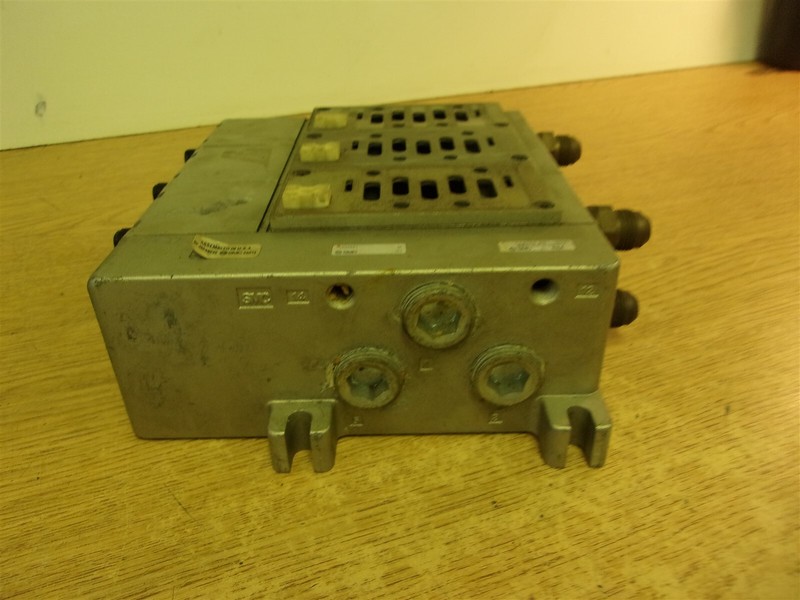 SMC US30201 Valve Manifold Assembly *FREE SHIPPING*