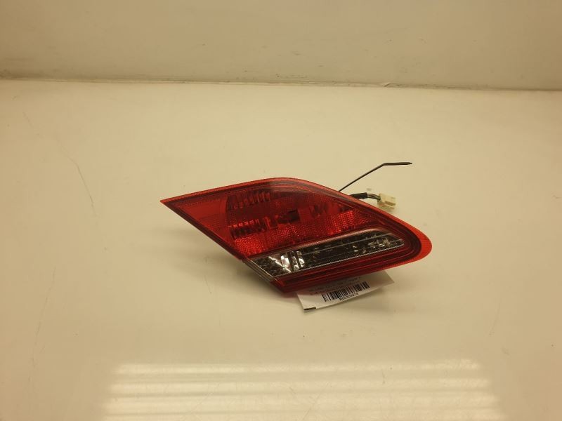 05-07 TOYOTA AVALON DRIVER SIDE REAR LEFT TAIL LIGHT