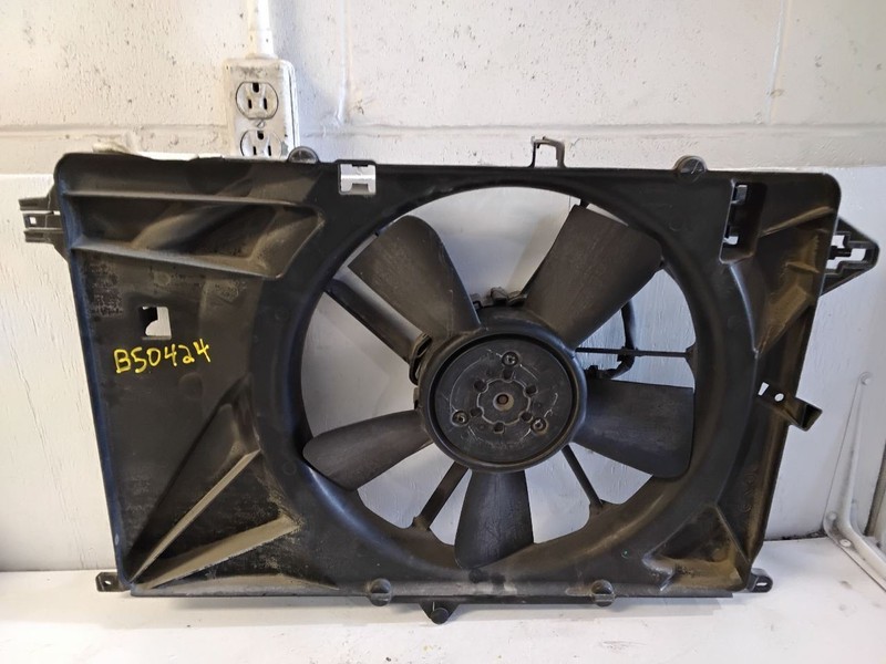 2017-2022 Jeep Compass Radiator Fan Motor Fan Assembly 2.4L New Style