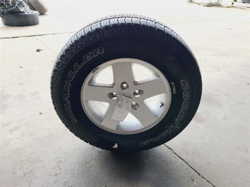 Wheel VIN W 6th Digit Jk Body 17x7-1/2 5 Spoke Fits 07-18 WRANGLER 569970
