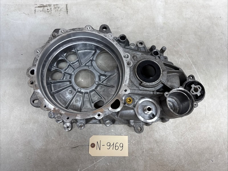 2017-2023 TESLA 3 Y REAR DRIVE UNIT MOTOR CENTER CASE 1090746-50-H 9169 M2