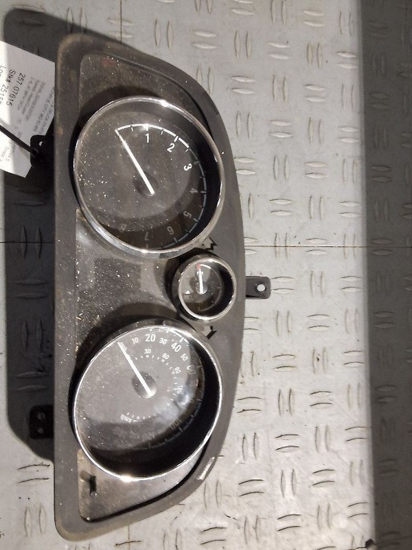 2013-2014 Chevy Captiva Sport Speedometer Instrument Cluster 2.4L MPH