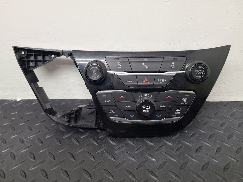 18-20 Chrysler Pacifica 3-Zone Automatic Temperature Control OEM 6EV471X8AB