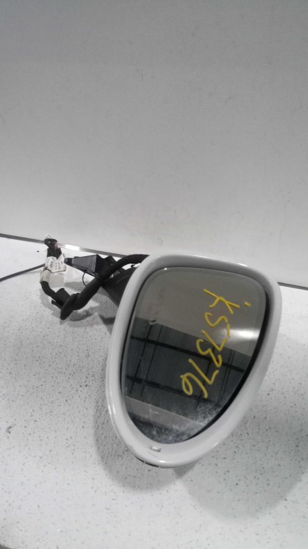 2017 Porsche Macan Right Door Mirror Assembly White OEM 730873 66K Miles
