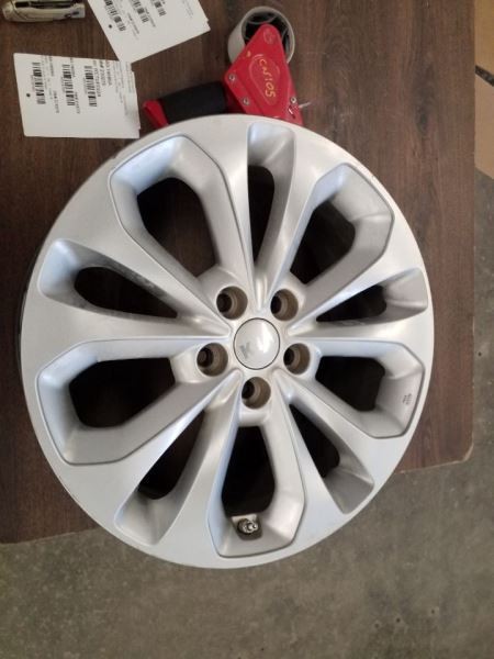 2014-2015 Kia Sorento Wheel Rim 18x7-1/2 Alloy