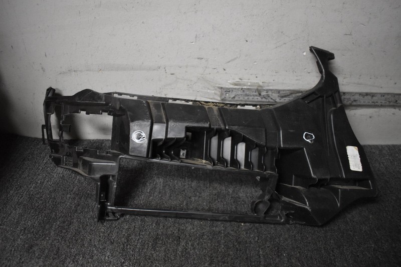 BMW RIGHT SIDE BRACKET FACTORY OEM