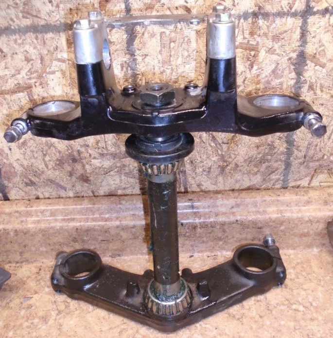 2001 Kawasaki Voyager ZG1200 ZG 1200 B XII Triple Tree Fork Clamp Mount Risers
