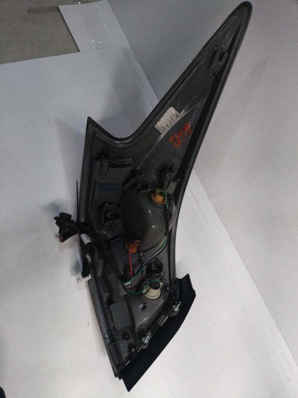 2015 Nissan Altima Right Tail Light Assembly Tan OEM Used 567331 143k Miles