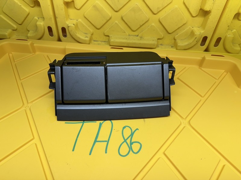 2006 LEXUS GX470 ASHTRAY AND LIGHTER OUTLET WITH BEZEL TRAY GRAY OEM 1A462-034G