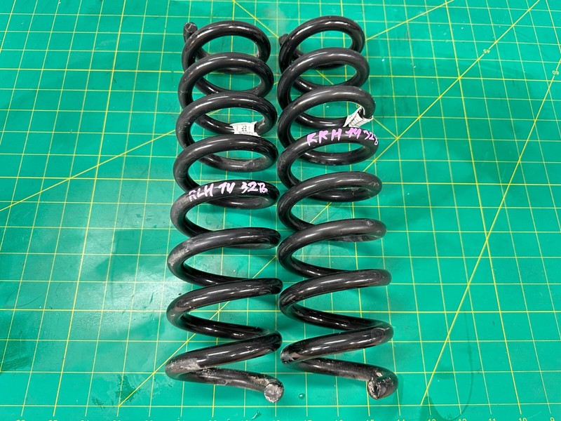 2014 BMW 328i xDrive Sedan REAR SUSPENSION RIGHT LEFT COIL SPRING PAIR SET OEM
