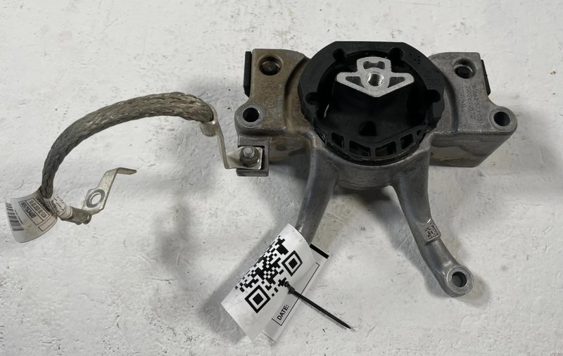 2019-2024 BMW X3 G01 RWD AUTOMATIC TRANSMISSION MOUNT SUPPORT BRACKET# 108217