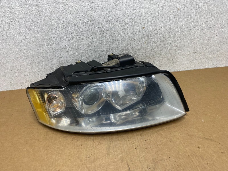 2002 - 2005 Audi A4 Sedan Right Passenger Halogen Headlight OEM AD6098 DW