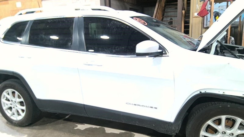Passenger Front Door Electric Tempered Glass Fits 14-18 CHEROKEE 3637109