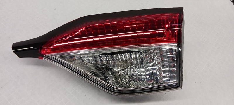 20-'22 TOYOTA COROLLA Sedan Right passeger inner Taillight w/smoke OEM Grade A!