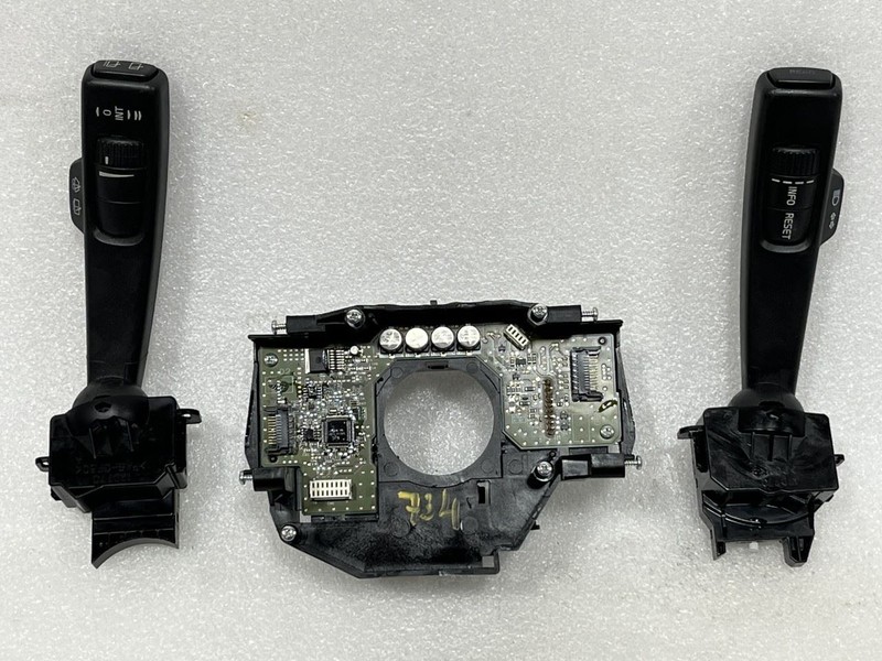2010 2011 2012 2013 VOLVO C30 STEERING COLUMN SWITCHES TURN SIGNAL WIPER CONTROL