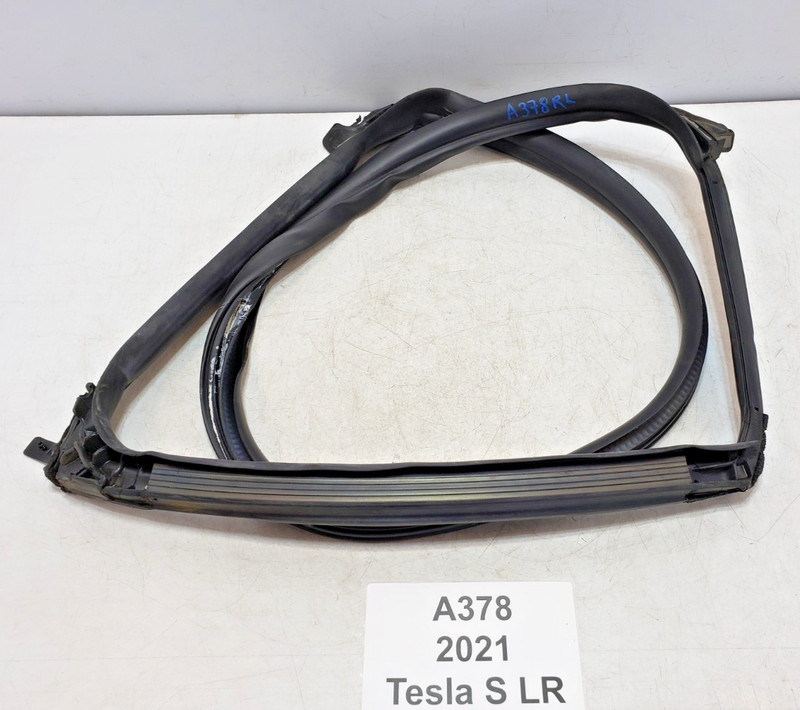 ✅ 21-25 OEM Tesla Model S Rear Left Driver Side Primary Body Door Seal
