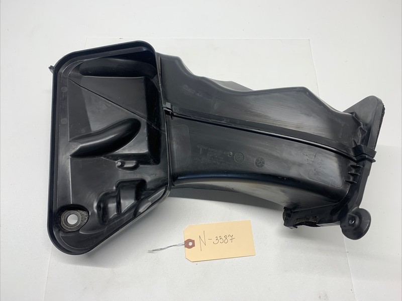 20-23 TESLA MODEL Y HVAC AC HEATER CABIN AIR INTAKE DUCT 1499137-00 3387 M19