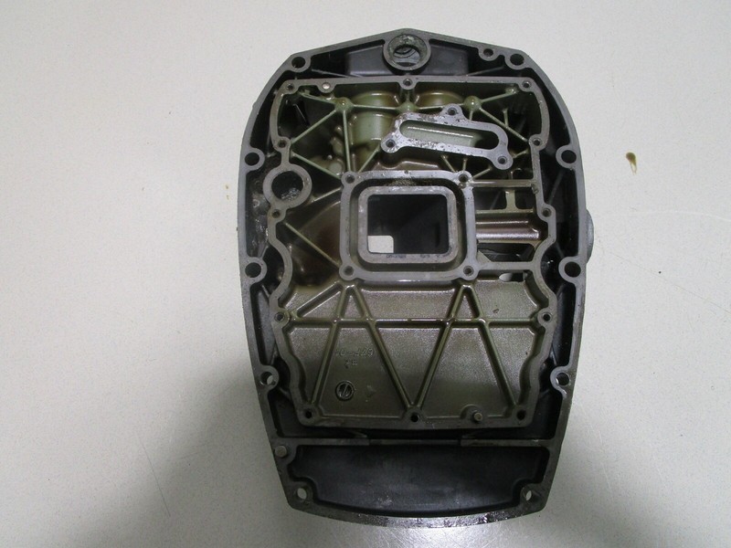 6D8-41137-00-94 Yamaha 75 Hp 4 Stroke Outboard Exhaust Guide Adaptor Plate 2006