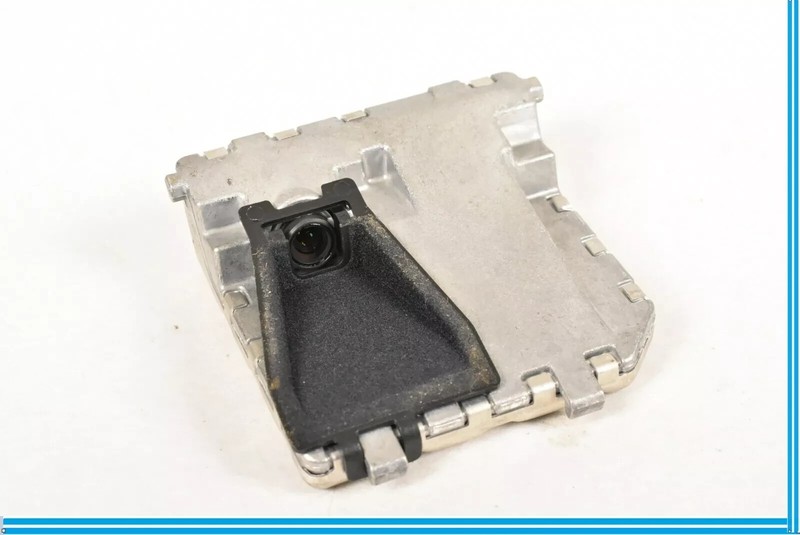 10-16 Mercedes W207 E350 E550 C300 Active Lane Assist Front Camera OEM