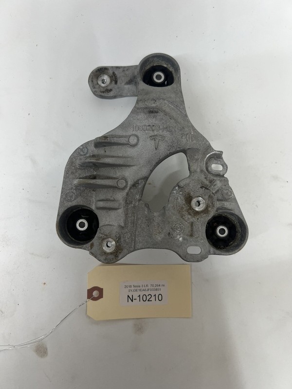 2017-2022 TESLA3 AIR CON COMPRESSOR BRACKET 1088200-HB1 N-10210 S27