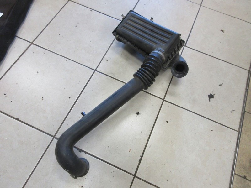 1997-2004 Jeep Wrangler TJ OEM 4.0 Air Intake Box & Tube Assembly 53013650