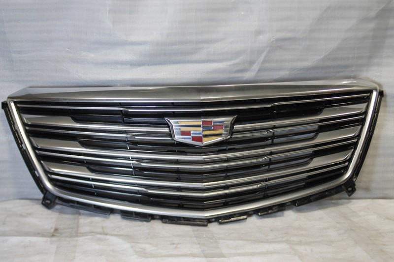 2018-2019 Cadillac Xt5 Front Grille Grill With Camera Oem
