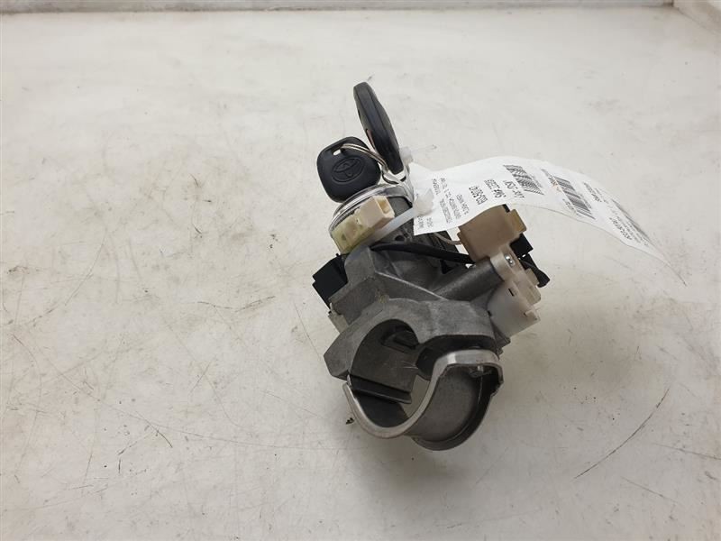 11 TOYOTA SIENNA IGNITION SWITCH WITH KEY