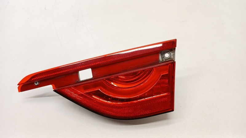 16-20 JAGUAR X260 XF SEDAN INNER TRUNK MOUNTED TAIL LIGHT LAMP RIGHT OEM 052725B
