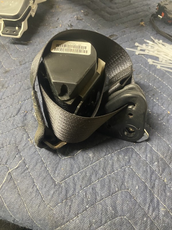 2014 Jeep Patriot Sport 2.4 4x4 Right Rear Seat Belt OEM