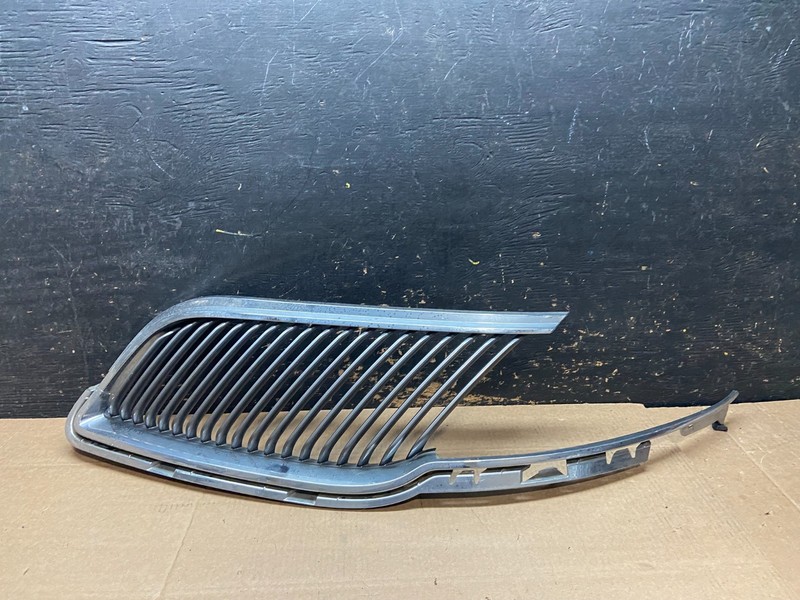 2013 to 2016 Lincoln MKT Left Driver LH Side Front Grill Grille OEM y9372 DG