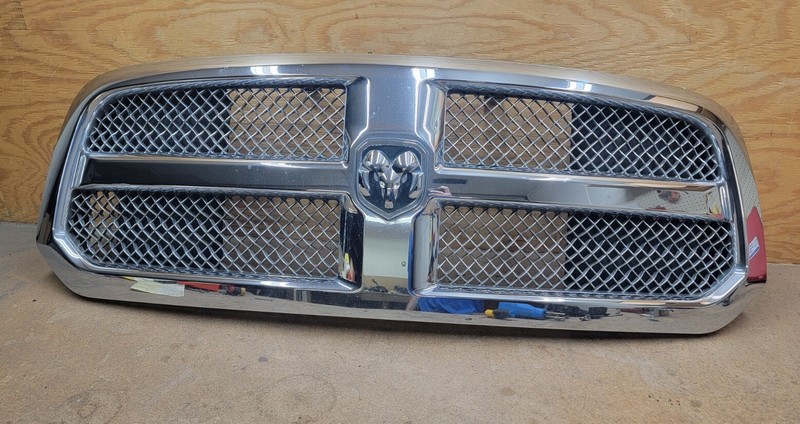 2013 2014 2015 2016 2017 2018 Dodge Ram 1500 Front Upper Chrome Grille Mopar OEM
