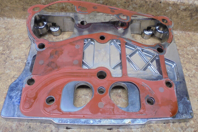 2011 Harley Davidson Dyna FXDWG Wide Glide Cylinder Head Valve Cover Panel Rear