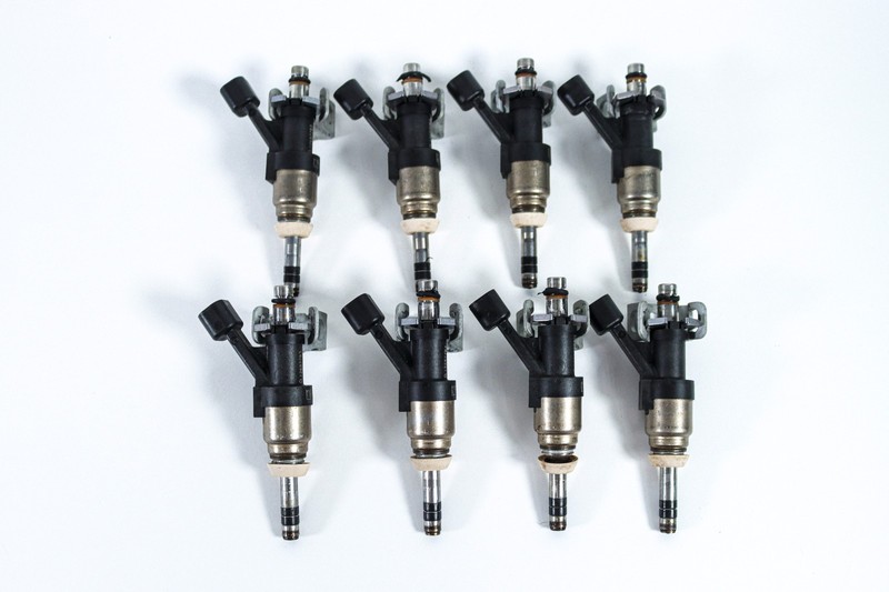 OEM GM 12687703 Fuel Injectors Set Camaro Corvette Silverado Sierra L86 *USED*